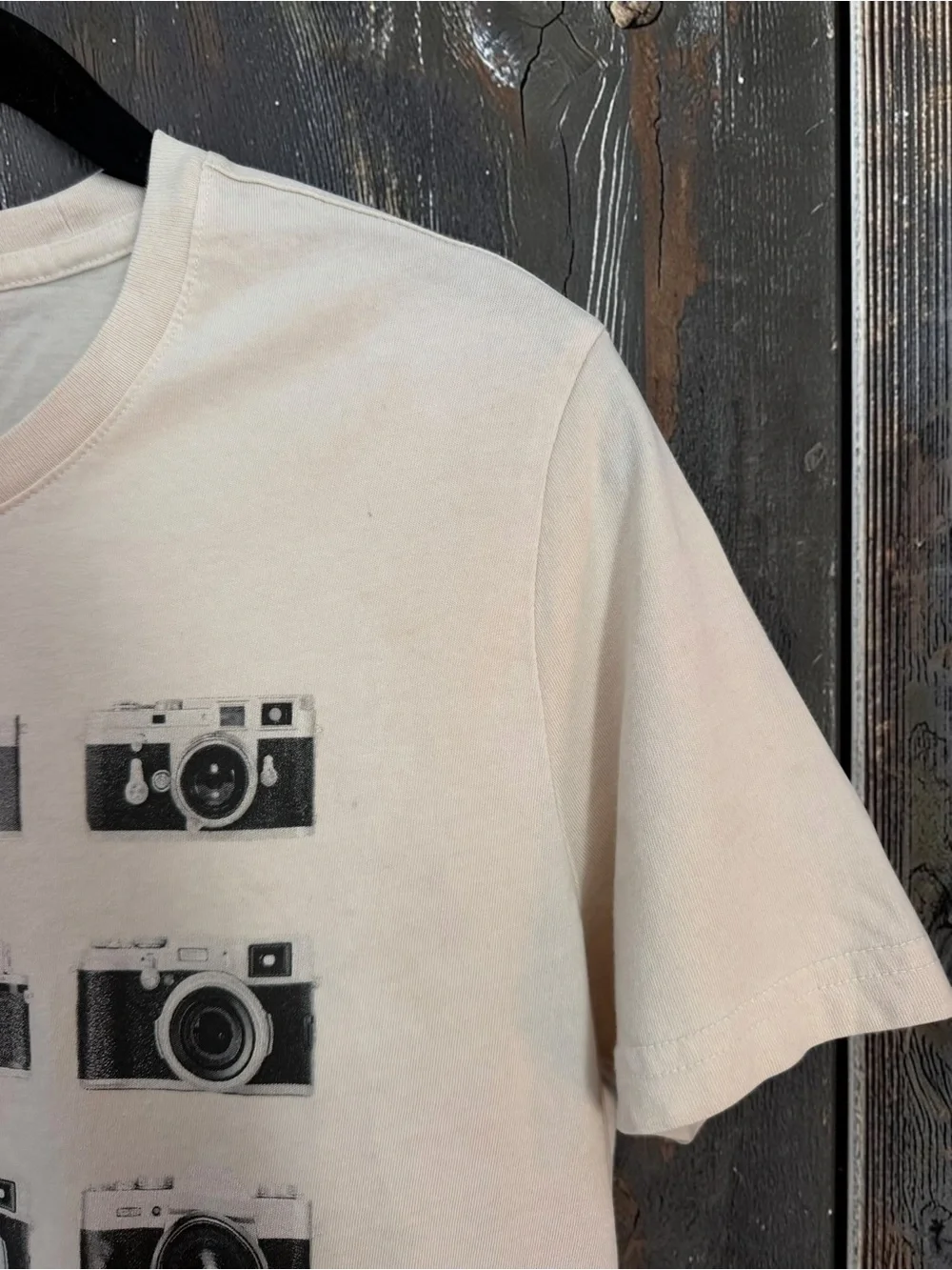 Banana Republic Men’s Cream Camera Graphic T-Shirt